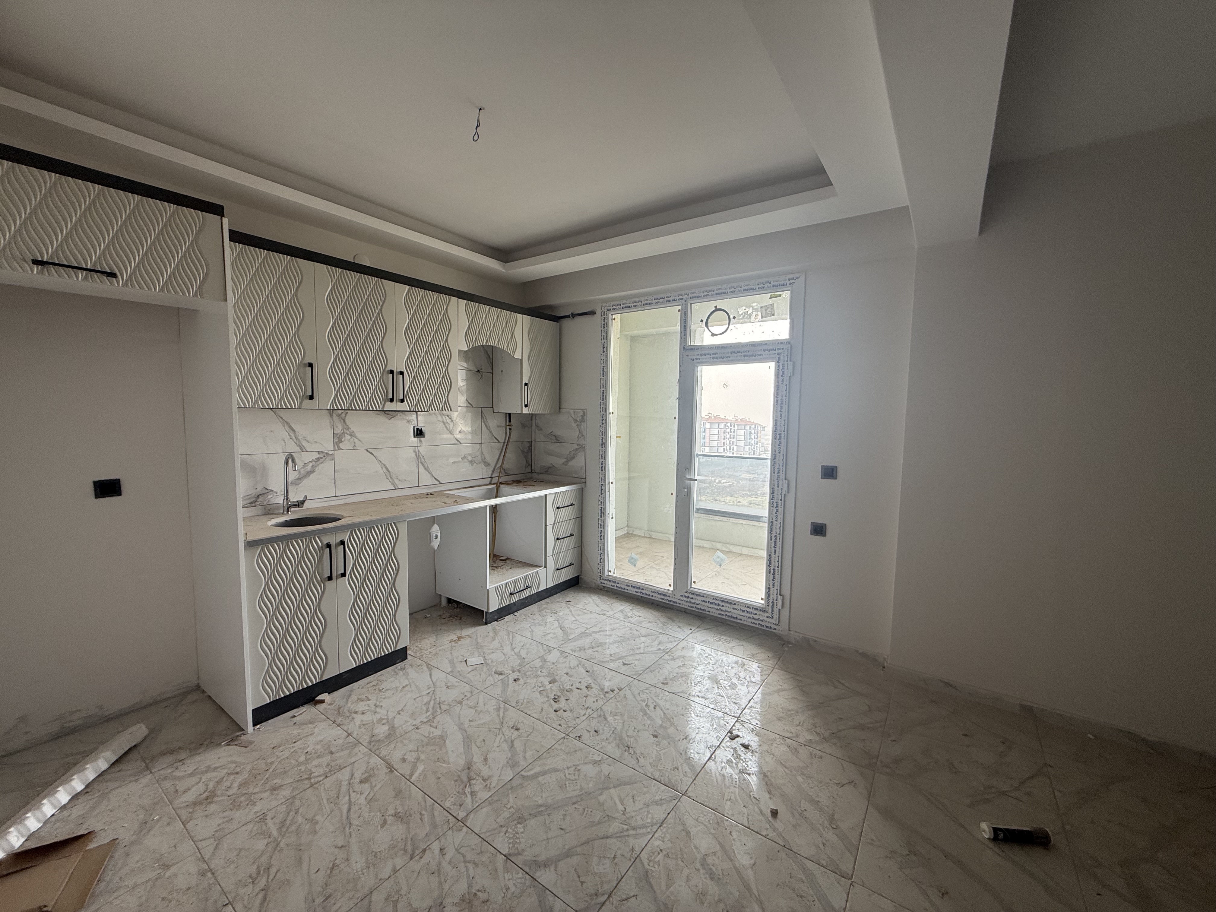 Kaya emlaktan Özay yapıda 2+1 kiralık daire